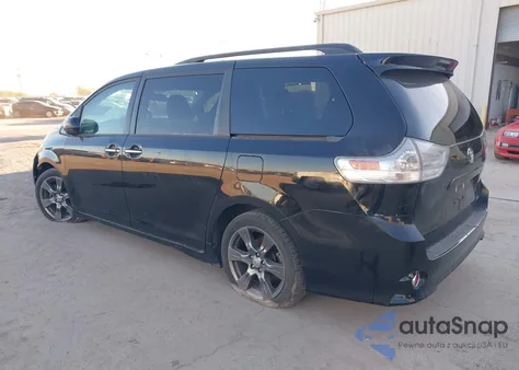 2017 Toyota Sienna Se z USA, uszkodzony, nr VIN 5TDXZ3DC8HS881260